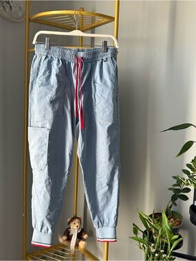Mediclo Light Blue Women's crubs Jogger Pants with Red Drawstring size L EUC